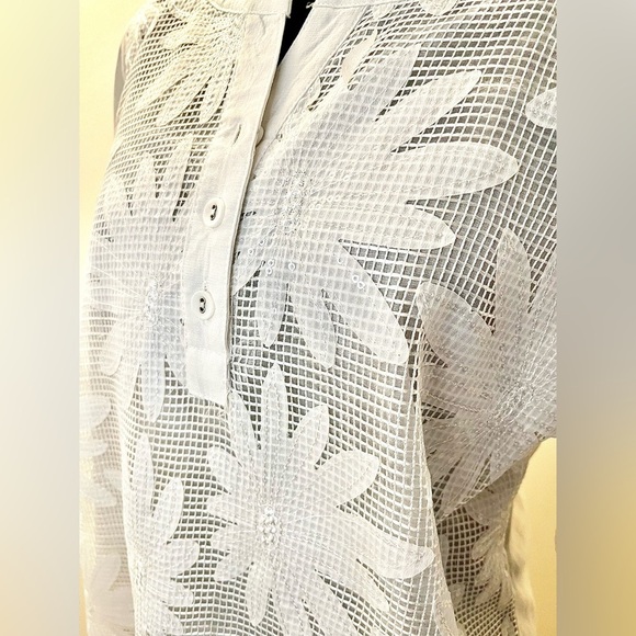 NWOT/La Madona sequin mesh  3/4 button sleeve, floral design in white 🤍🤍🤍 - Picture 5 of 10